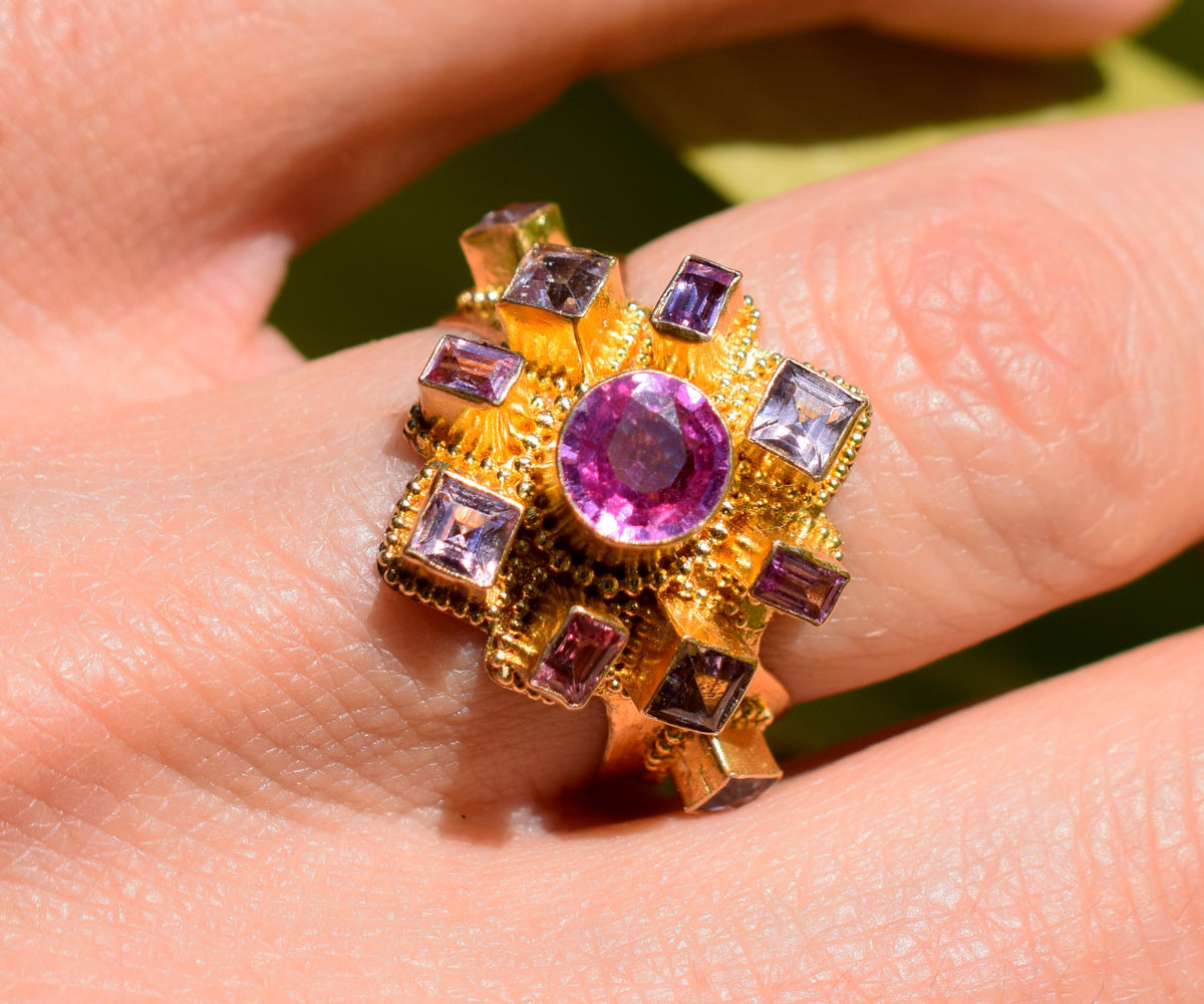 Anillo Surya Namaskar Zafiro Rosado