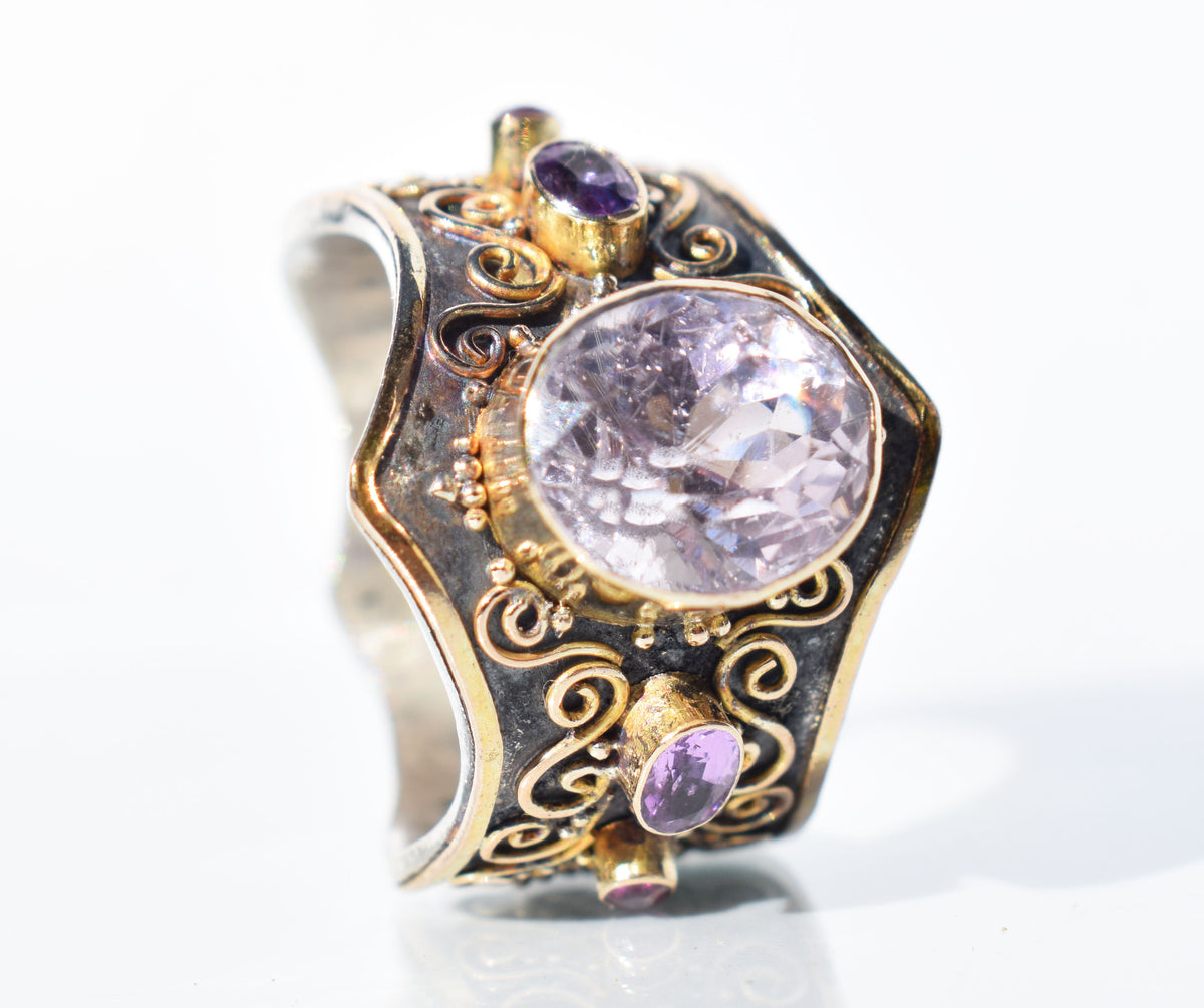 Anillo Makara Kunzita