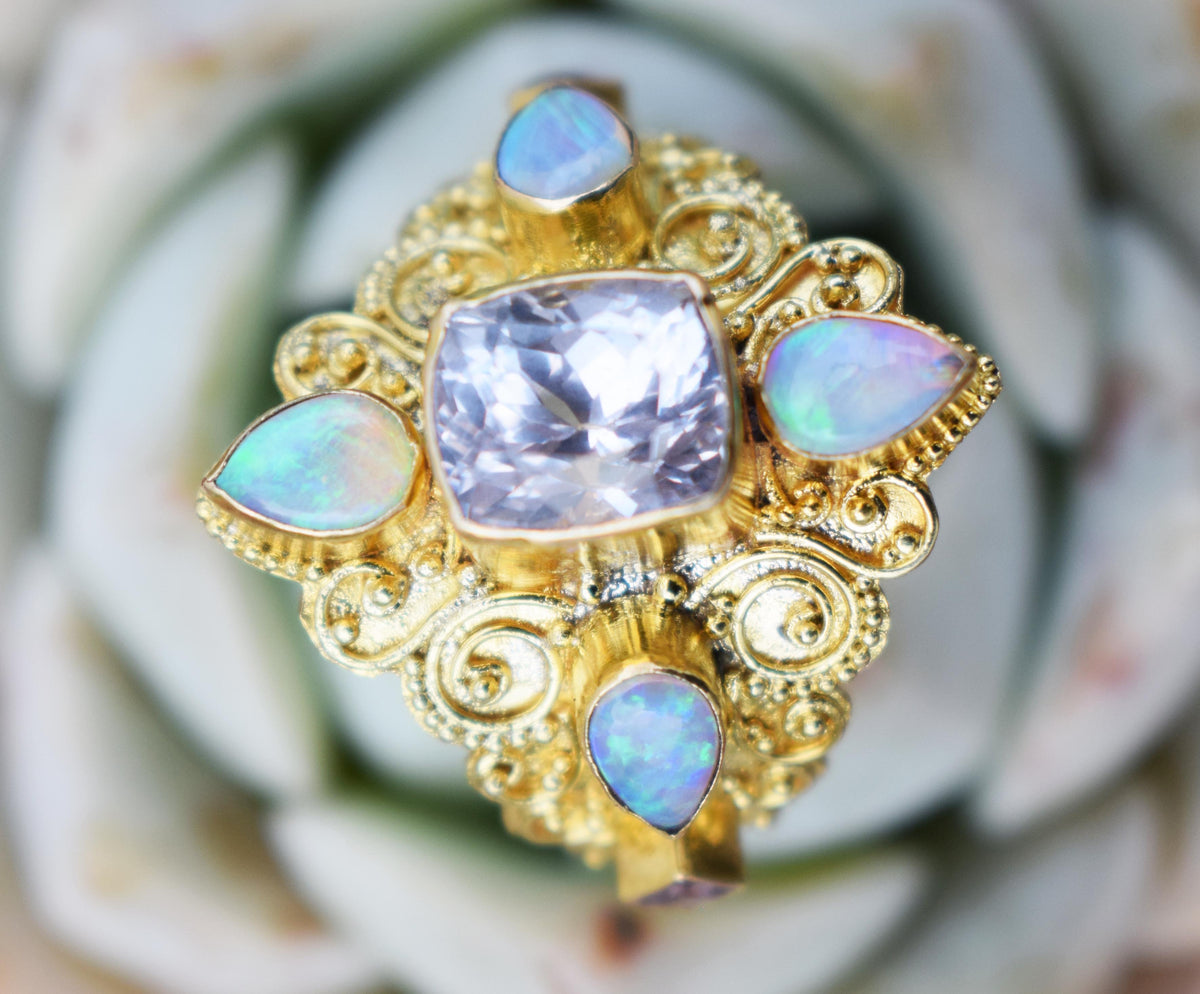 Anillo gold Goa Kunzita