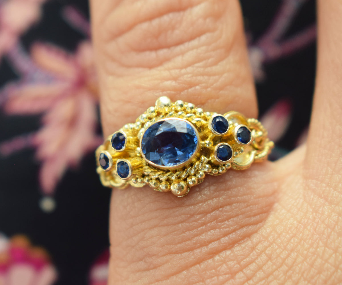 Anillo Azahara gold Zafiro