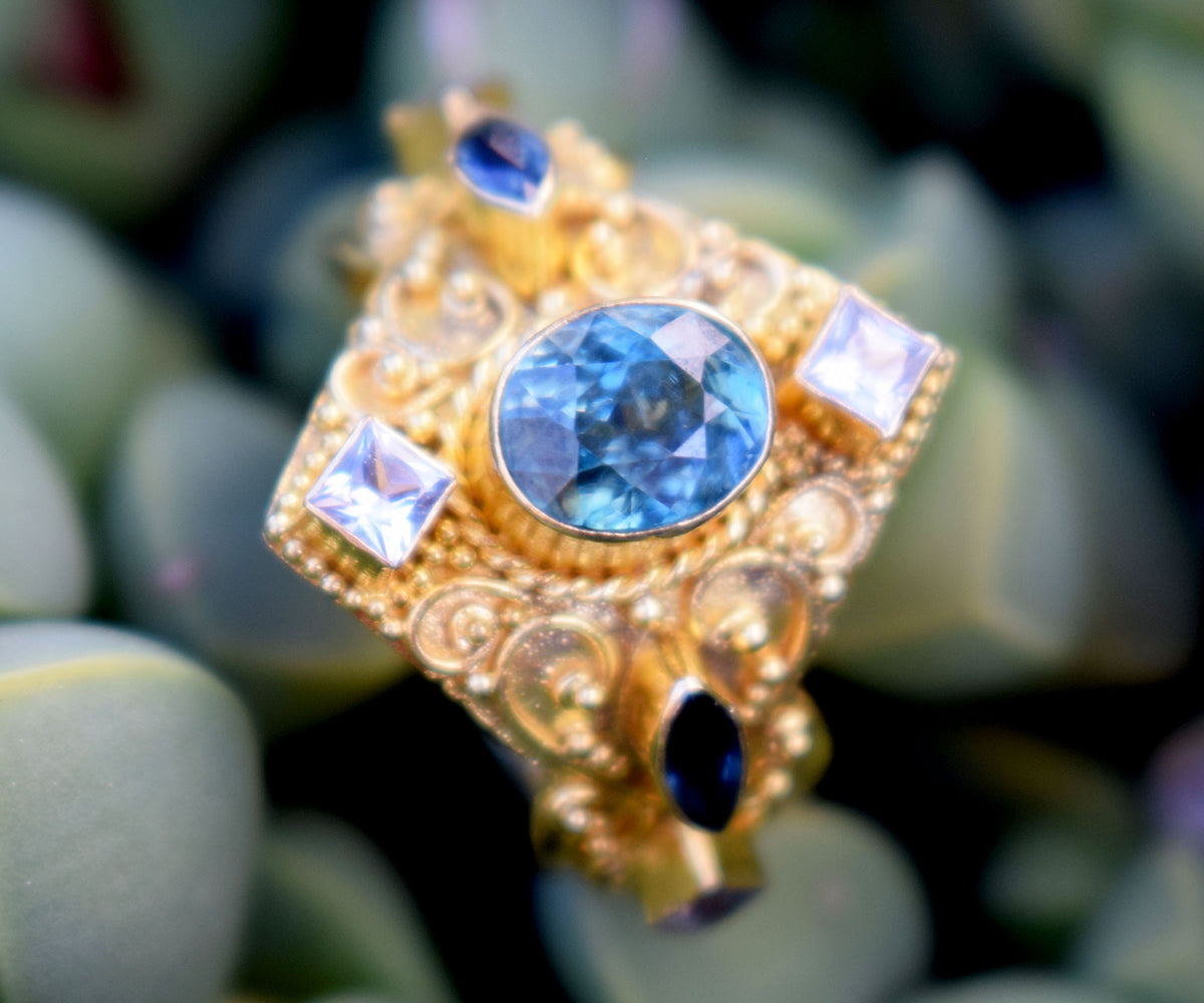 Anillo Sacred Zircón