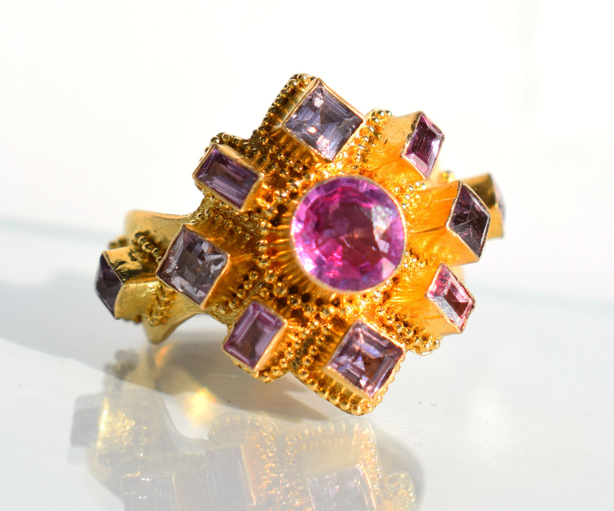 Anillo Surya Namaskar Zafiro Rosado