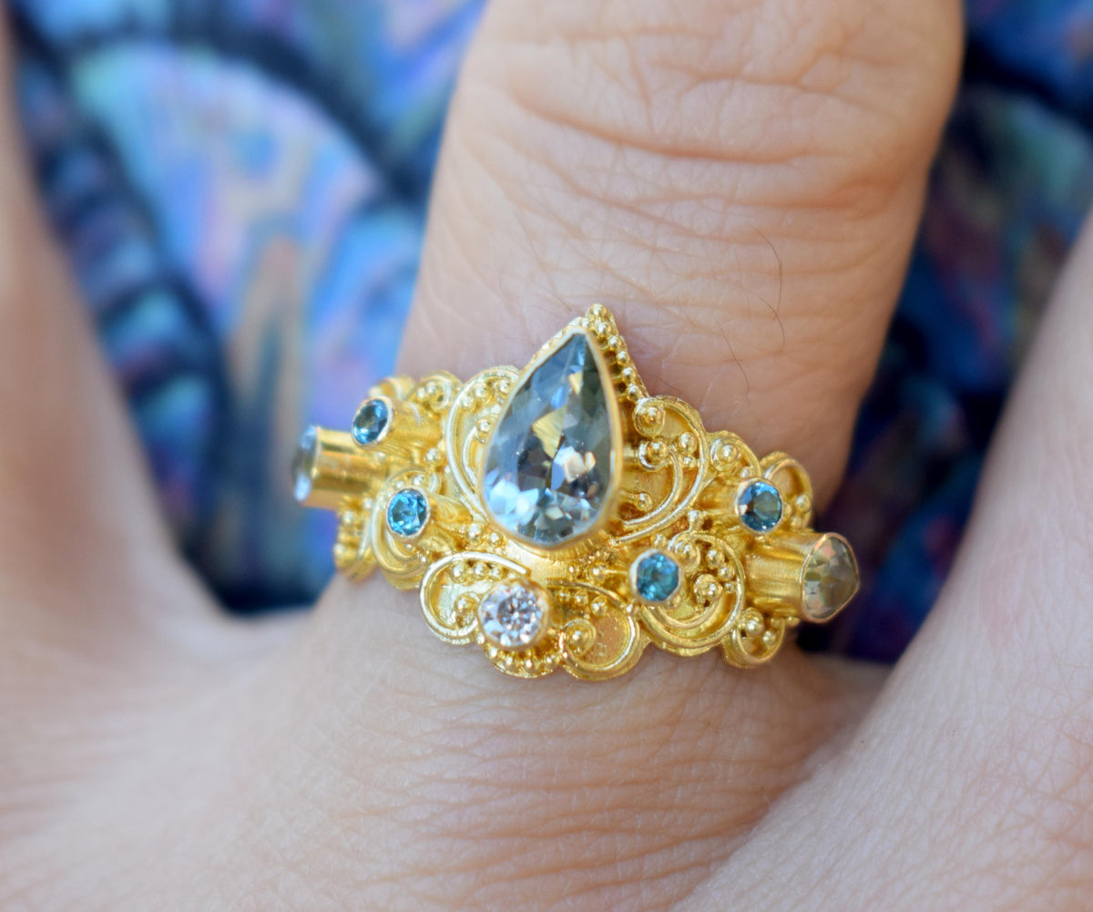Anillo gold Magic Lotus Aguamarina