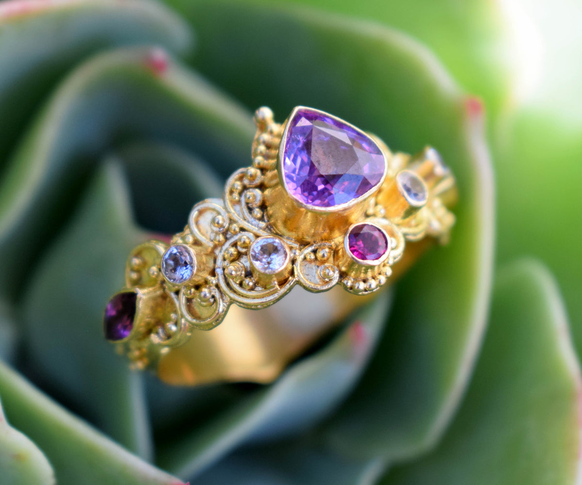 Anillo gold Magic Lotus Zafiro