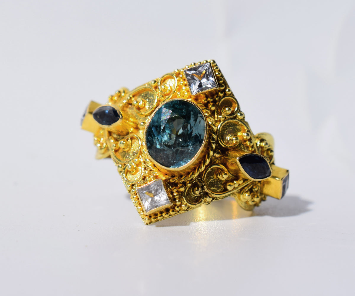 Anillo Sacred Zircón