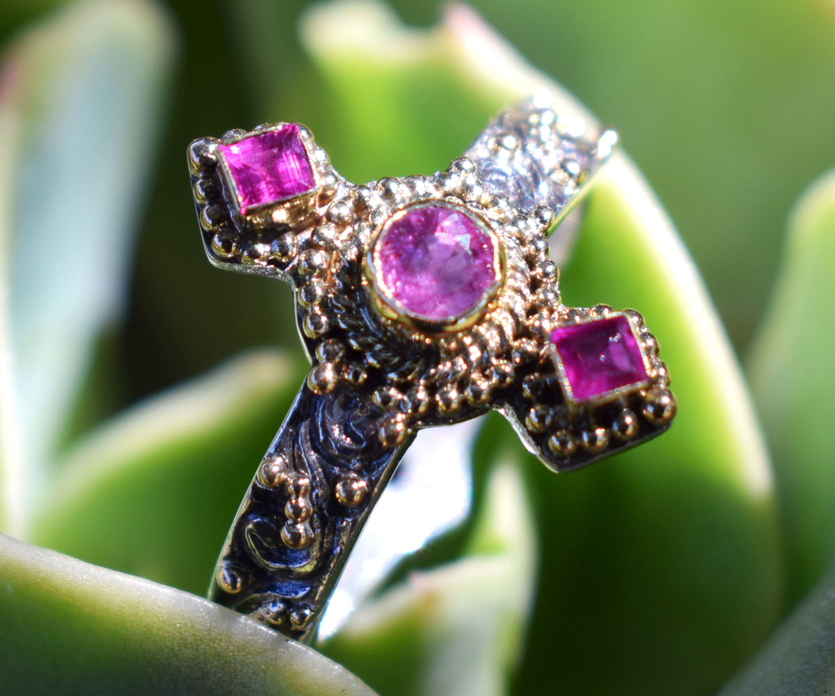 Anillo Orión Zafiro Rosado