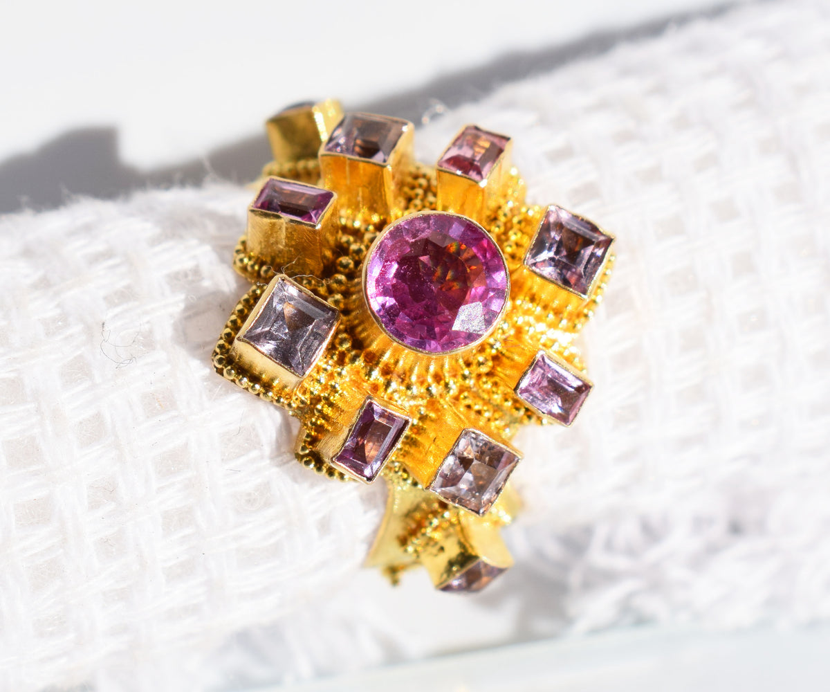 Anillo Surya Namaskar Zafiro Rosado