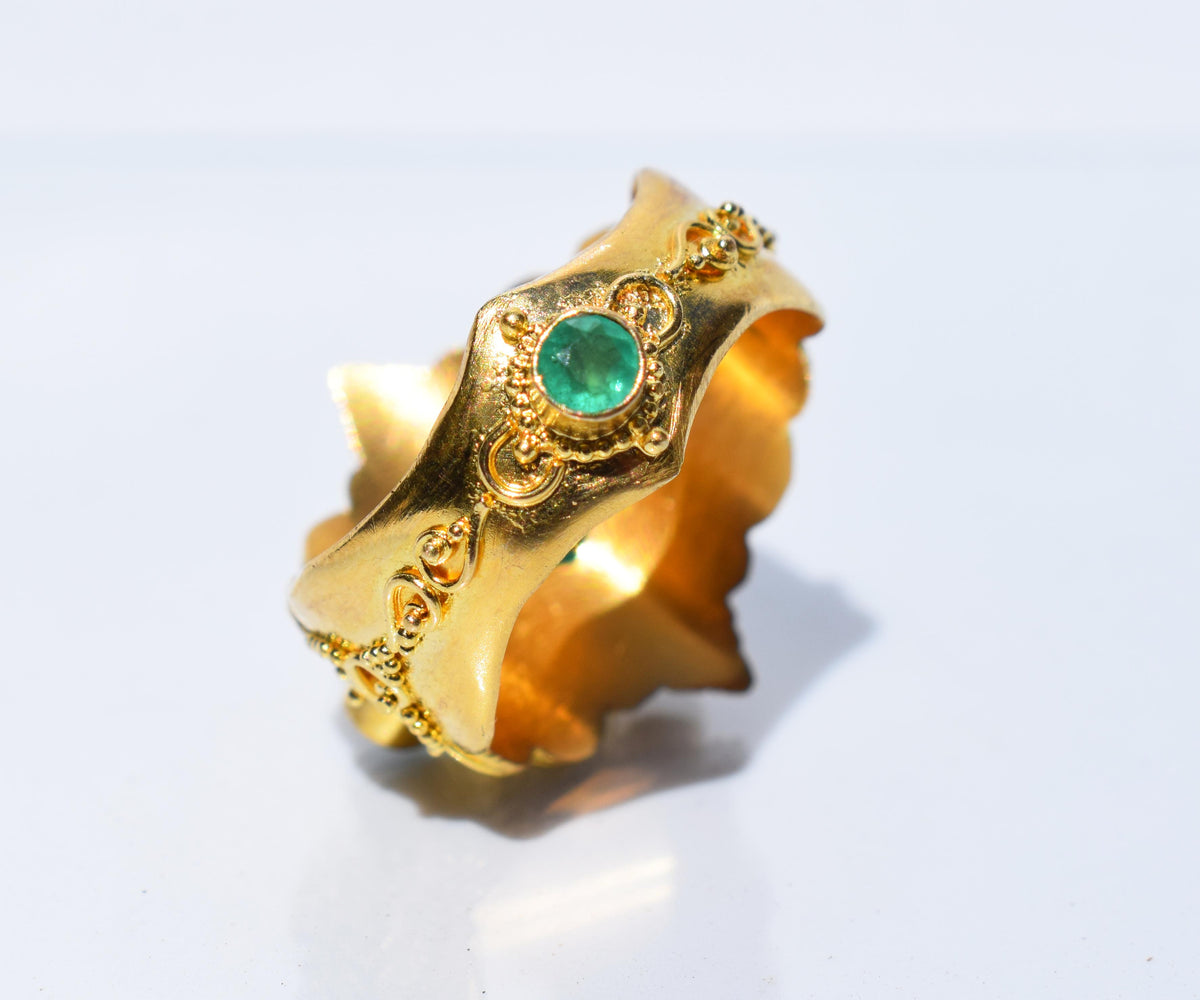 Anillo gold Kerala Esmeralda