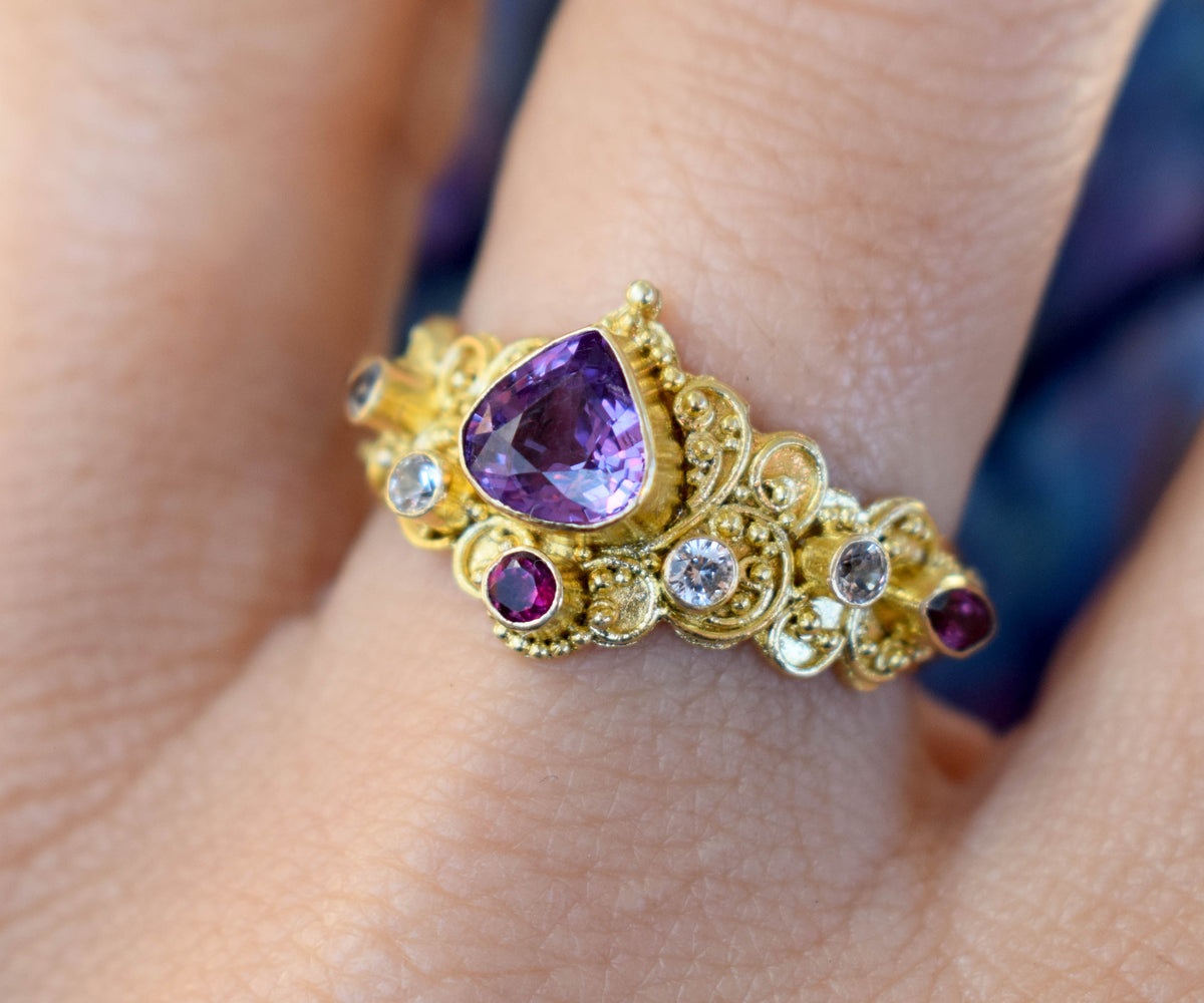 Anillo gold Magic Lotus Zafiro