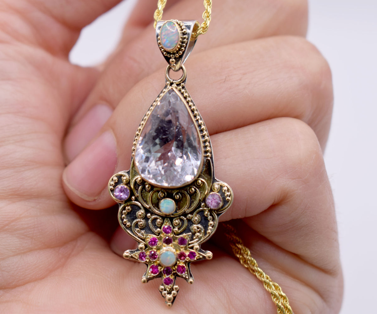 Amuleto Linaje Femenino Kunzita