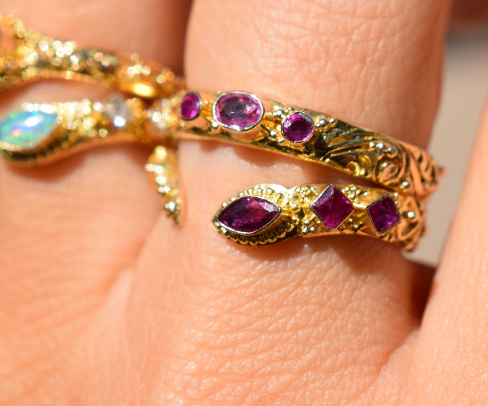 Anillo Basic Gold Zafiro rosa