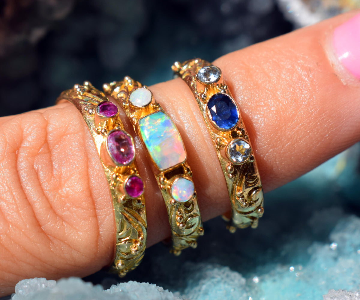 Anillo Basic Gold Zafiro rosa