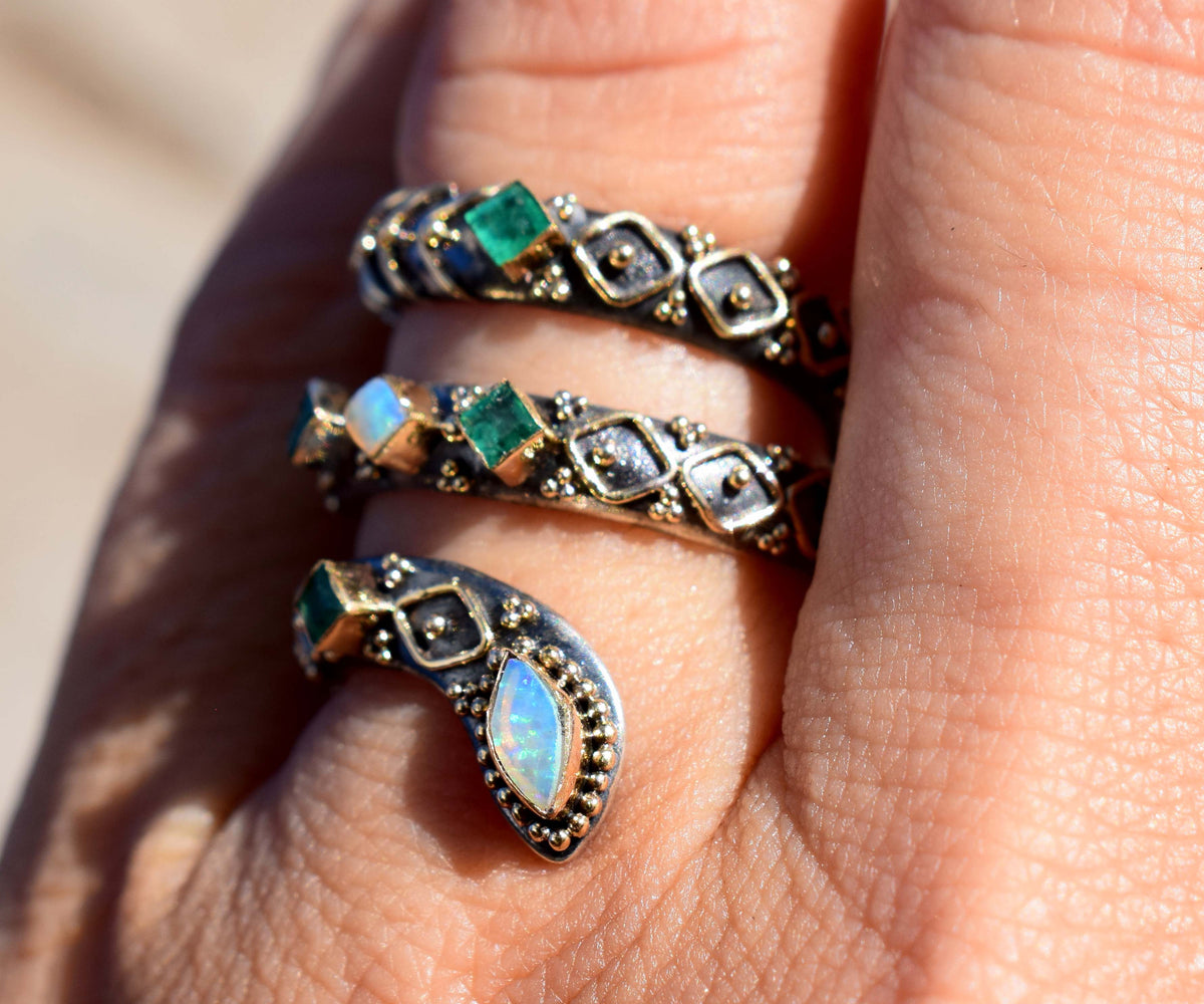 Anillo Kundalini Ópalo esmeralda