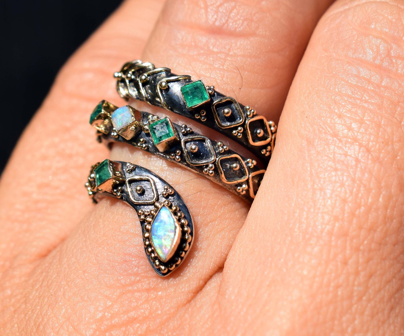 Anillo Kundalini Ópalo esmeralda